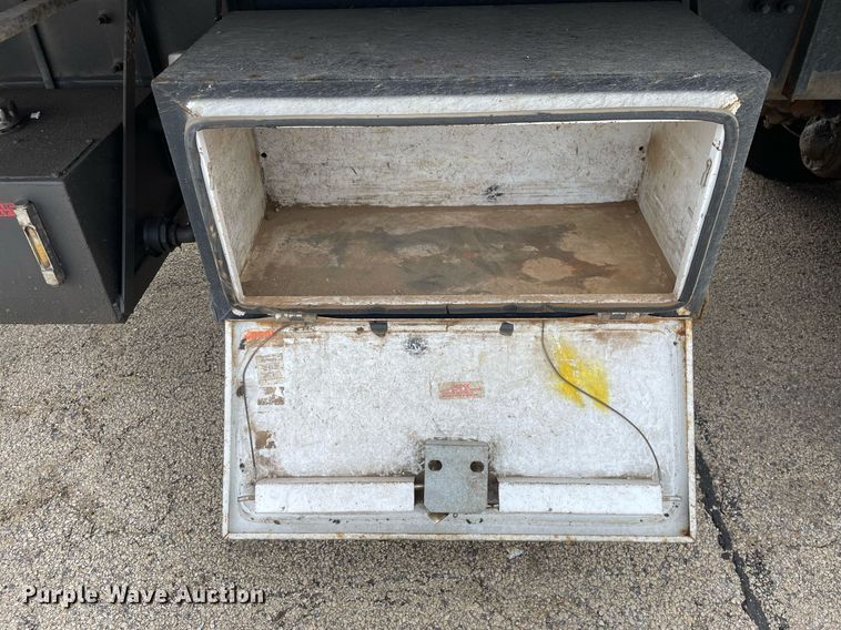 image for item MA9884 2004 Freightliner FL80  flatbed truck