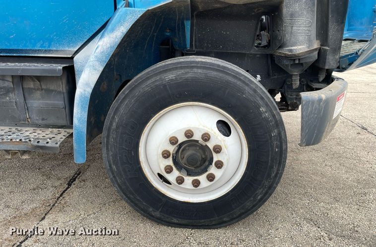 image for item MA9884 2004 Freightliner FL80  flatbed truck