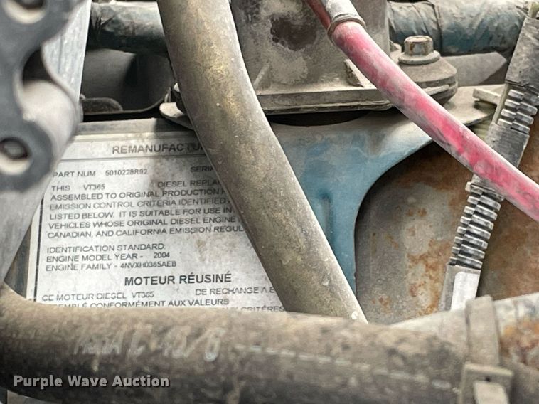 image for item MA9886 2005 International 4200  flatbed truck