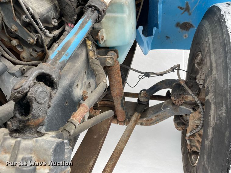 image for item MA9886 2005 International 4200  flatbed truck