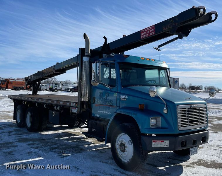 image for item MA9898 2004 Freightliner FL80  flatbed truck