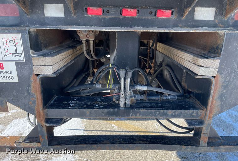 image for item MA9898 2004 Freightliner FL80  flatbed truck