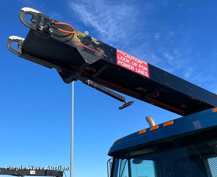 image for item MA9898 2004 Freightliner FL80  flatbed truck