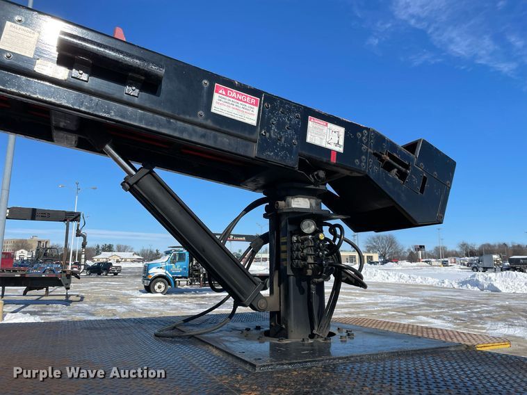 image for item MA9898 2004 Freightliner FL80  flatbed truck