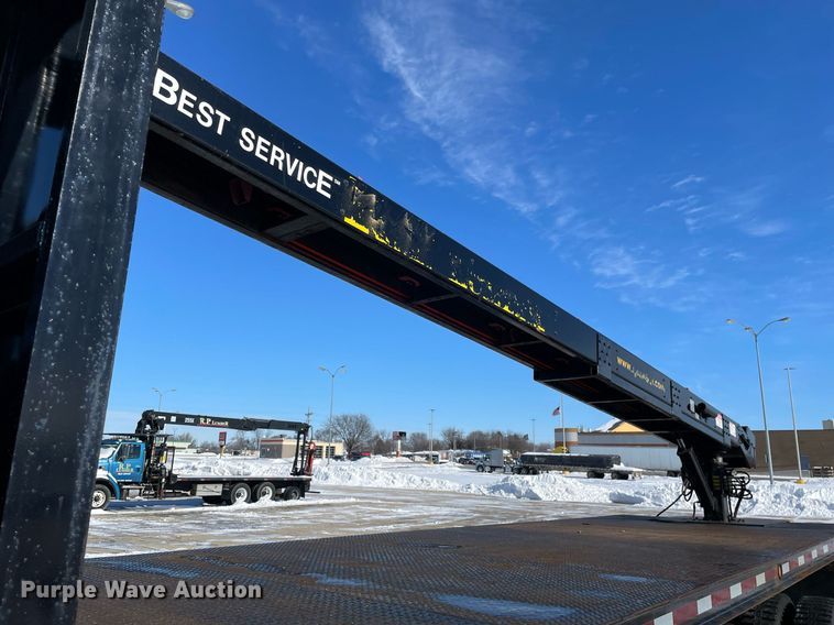 image for item MA9898 2004 Freightliner FL80  flatbed truck