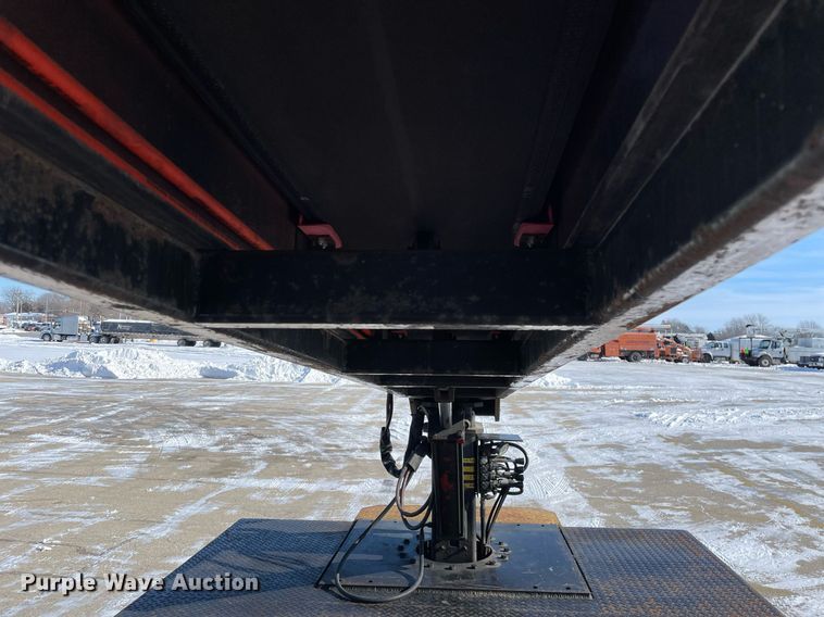 image for item MA9898 2004 Freightliner FL80  flatbed truck