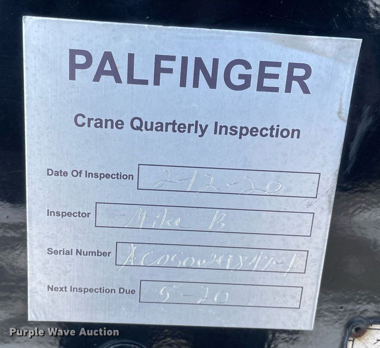 image for item MA9898 2004 Freightliner FL80  flatbed truck