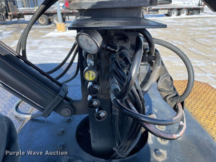 image for item MA9898 2004 Freightliner FL80  flatbed truck