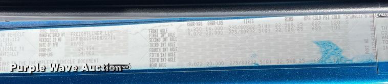 image for item MA9898 2004 Freightliner FL80  flatbed truck