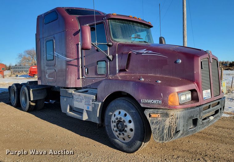 image for item ME9685 2007 Kenworth T600  semi truck