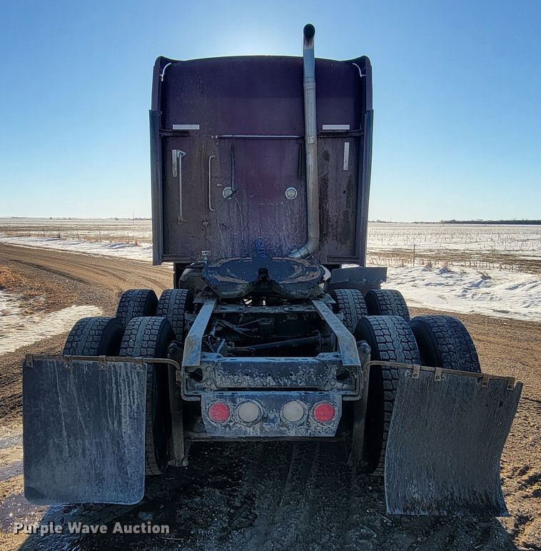 image for item ME9685 2007 Kenworth T600  semi truck