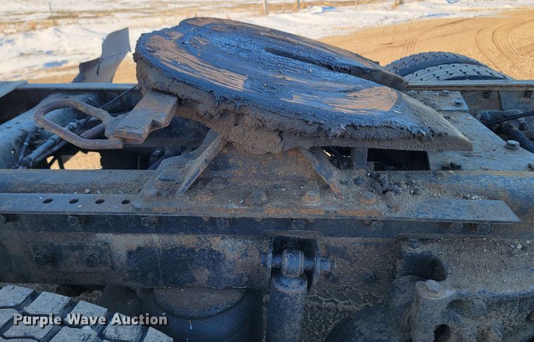 image for item ME9685 2007 Kenworth T600  semi truck