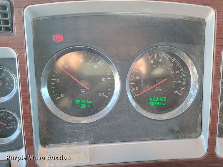 image for item ME9685 2007 Kenworth T600  semi truck