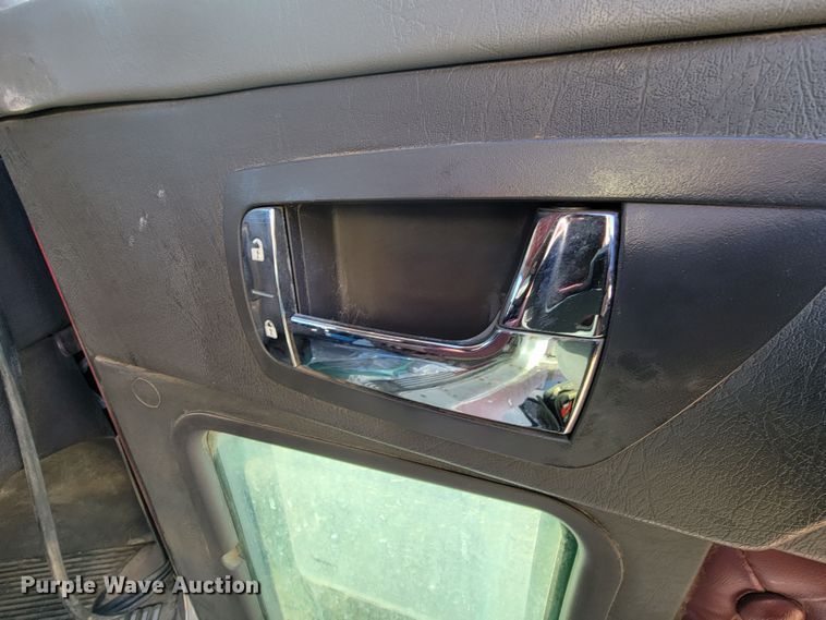 image for item ME9685 2007 Kenworth T600  semi truck