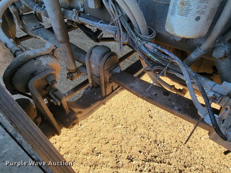 image for item ME9685 2007 Kenworth T600  semi truck