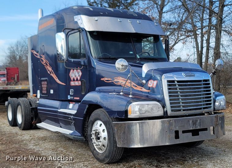 image for item MH9678 2005 Freightliner Century Class ST  semi truck