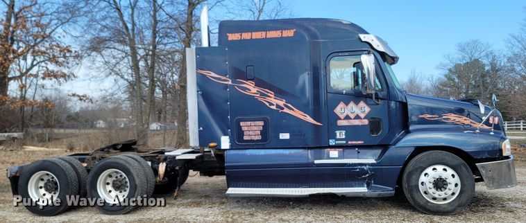 image for item MH9678 2005 Freightliner Century Class ST  semi truck