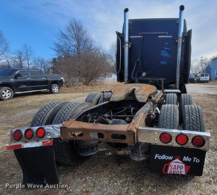 image for item MH9678 2005 Freightliner Century Class ST  semi truck