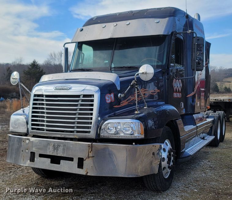 image for item MH9678 2005 Freightliner Century Class ST  semi truck