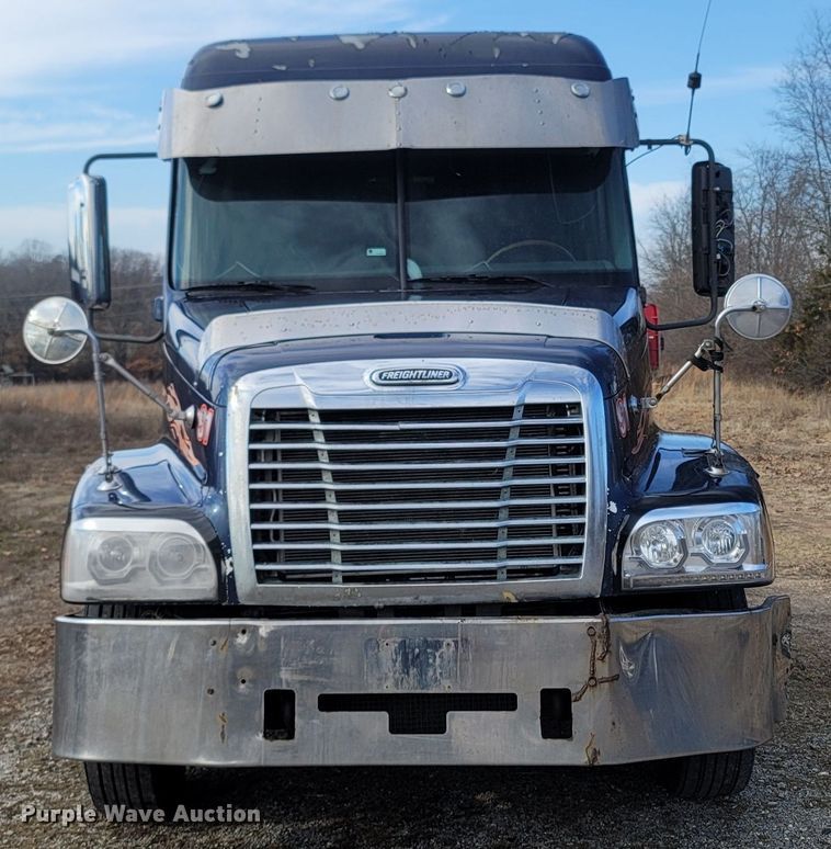 image for item MH9678 2005 Freightliner Century Class ST  semi truck