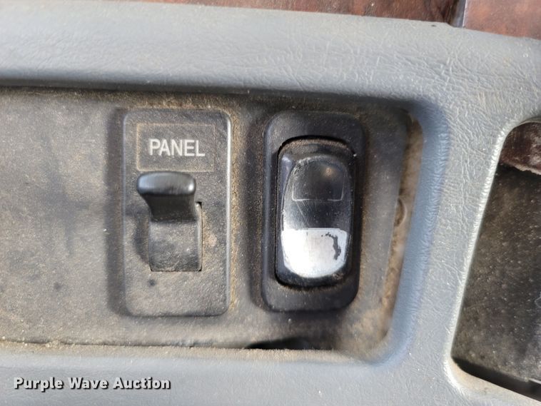 image for item MH9678 2005 Freightliner Century Class ST  semi truck