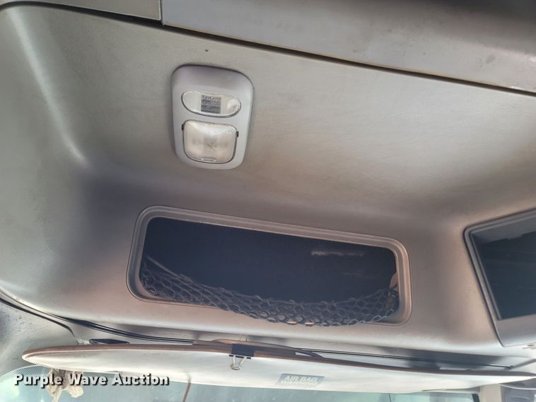 image for item MH9678 2005 Freightliner Century Class ST  semi truck