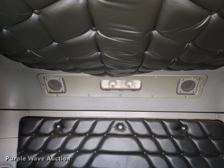 image for item MH9678 2005 Freightliner Century Class ST  semi truck