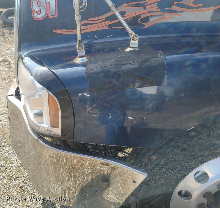 image for item MH9678 2005 Freightliner Century Class ST  semi truck