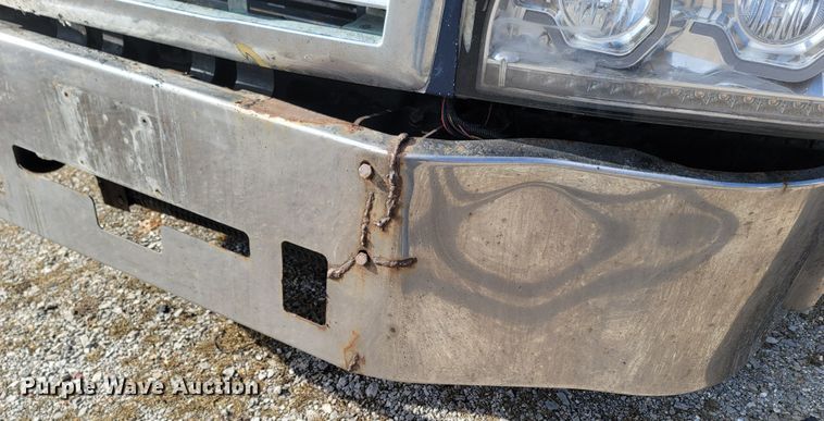 image for item MH9678 2005 Freightliner Century Class ST  semi truck