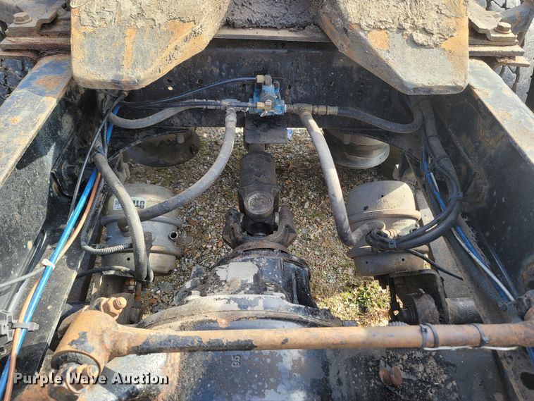 image for item MH9678 2005 Freightliner Century Class ST  semi truck