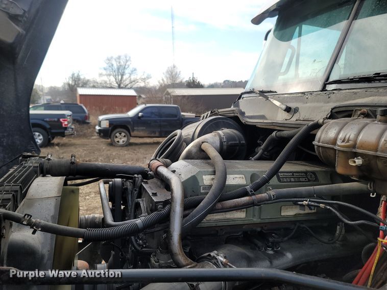 image for item MH9678 2005 Freightliner Century Class ST  semi truck