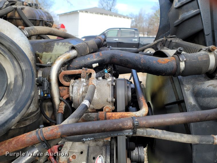 image for item MH9678 2005 Freightliner Century Class ST  semi truck