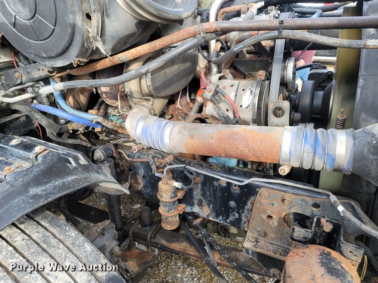 image for item MH9678 2005 Freightliner Century Class ST  semi truck