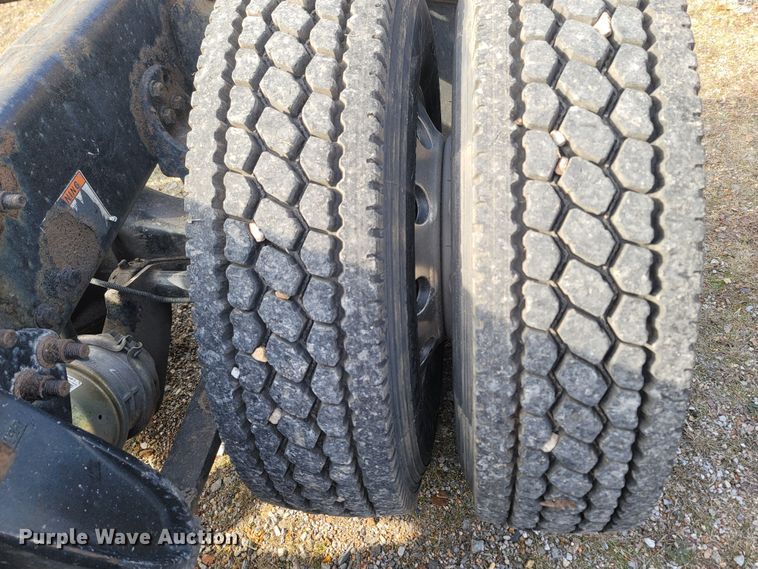 image for item MH9678 2005 Freightliner Century Class ST  semi truck