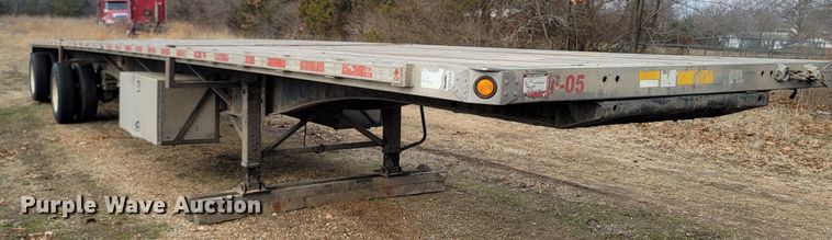 image for item MH9679 2002 Utility Trailers  flatbed trailer