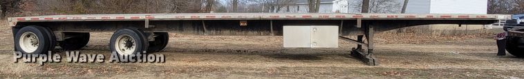 image for item MH9679 2002 Utility Trailers  flatbed trailer