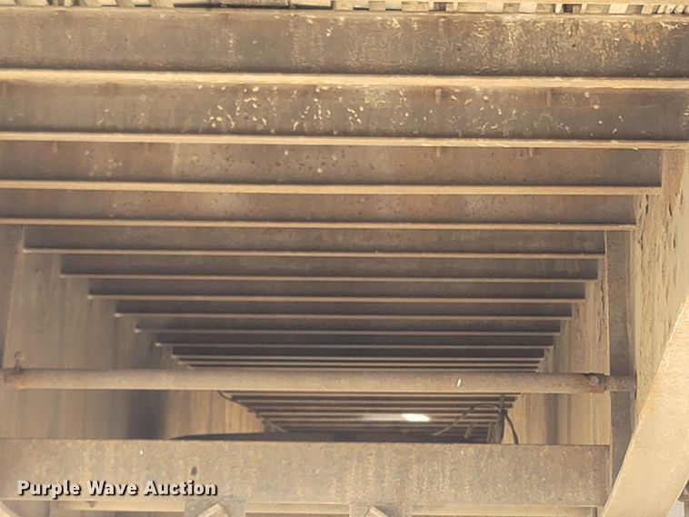 image for item MH9679 2002 Utility Trailers  flatbed trailer