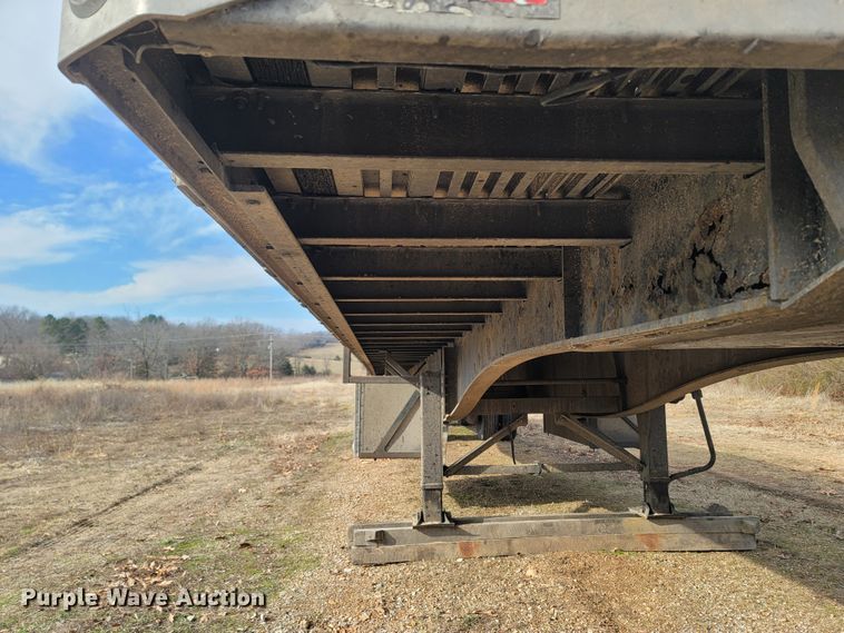 image for item MH9679 2002 Utility Trailers  flatbed trailer