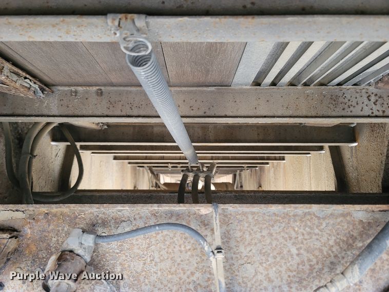 image for item MH9679 2002 Utility Trailers  flatbed trailer