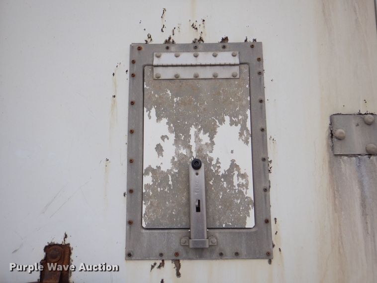 image for item MJ9985 2000 Wabash  dry van trailer