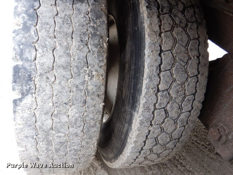 image for item MJ9985 2000 Wabash  dry van trailer