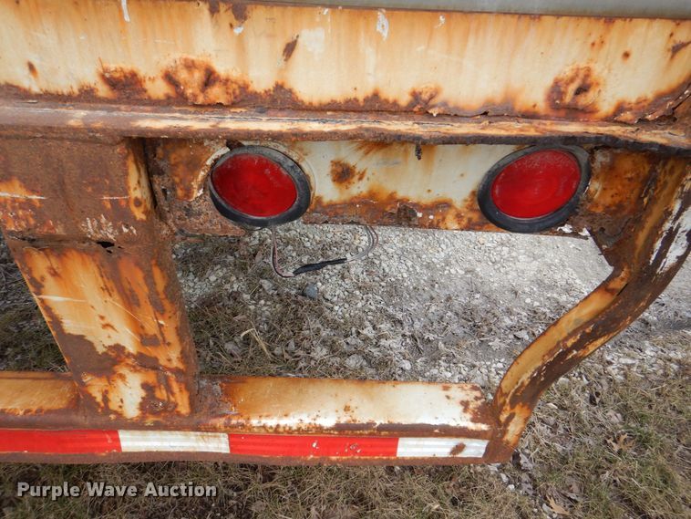 image for item MJ9986 2000 Wabash  dry van trailer