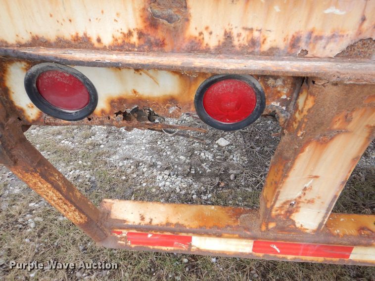 image for item MJ9986 2000 Wabash  dry van trailer