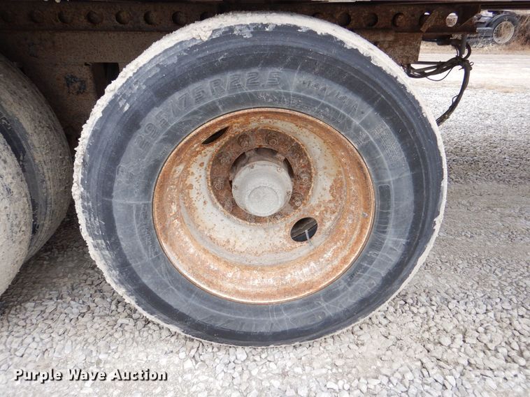 image for item MJ9986 2000 Wabash  dry van trailer