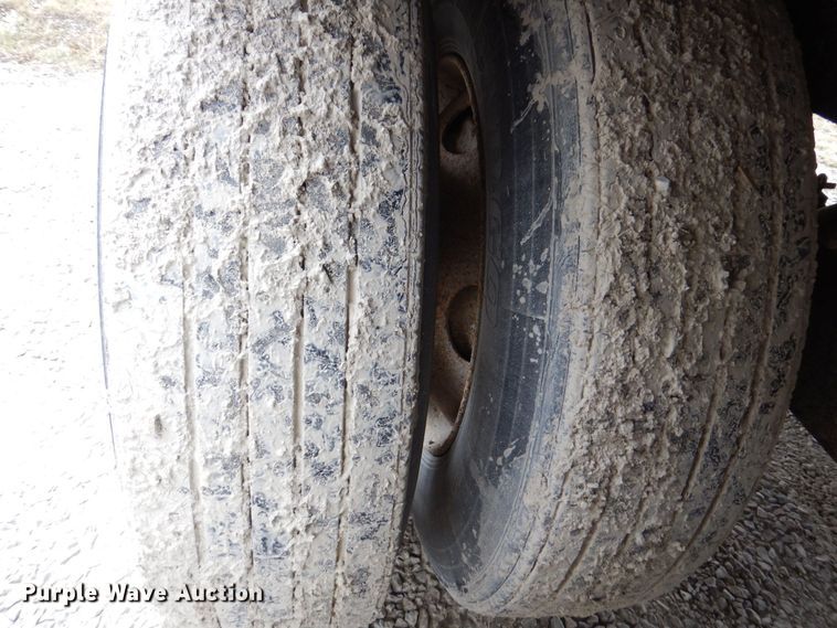 image for item MJ9986 2000 Wabash  dry van trailer