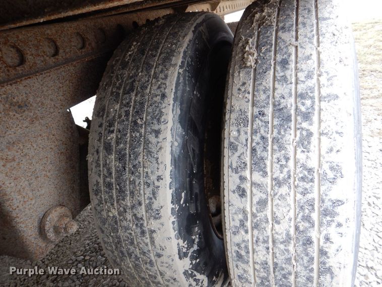 image for item MJ9986 2000 Wabash  dry van trailer