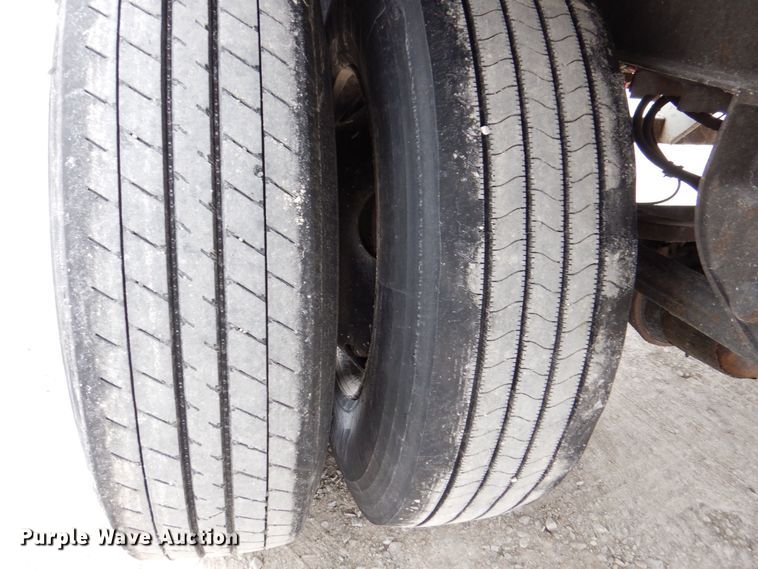 image for item MJ9987 2013 Stoughton DVW-285S-C-WDC dry van trailer