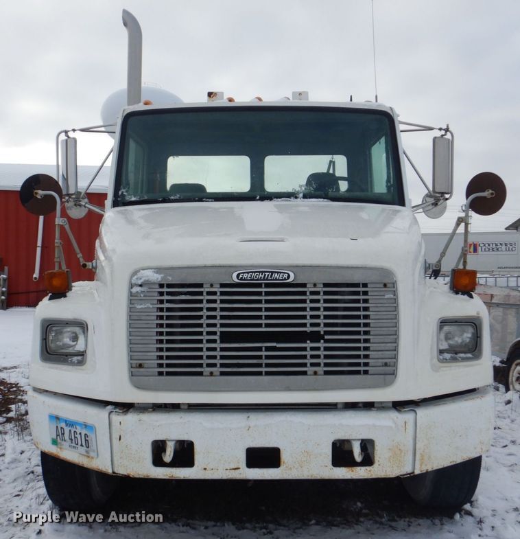 image for item MJ9989 2003 Freightliner FL70  semi truck