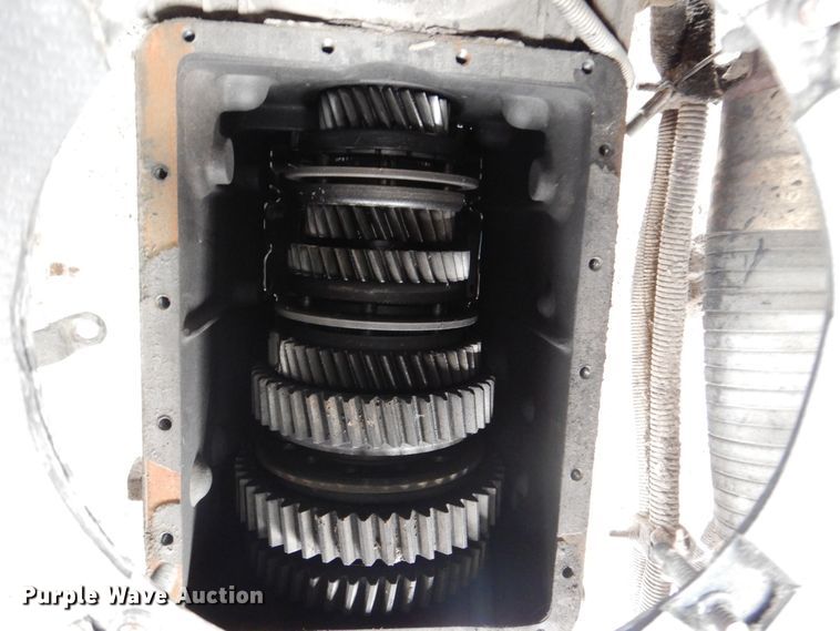 image for item MJ9989 2003 Freightliner FL70  semi truck