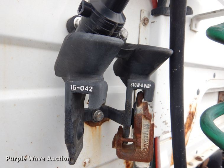 image for item MJ9989 2003 Freightliner FL70  semi truck